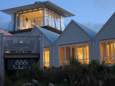 The Boatshed Seaside Boutique Hotel Окленд Экстерьер фото